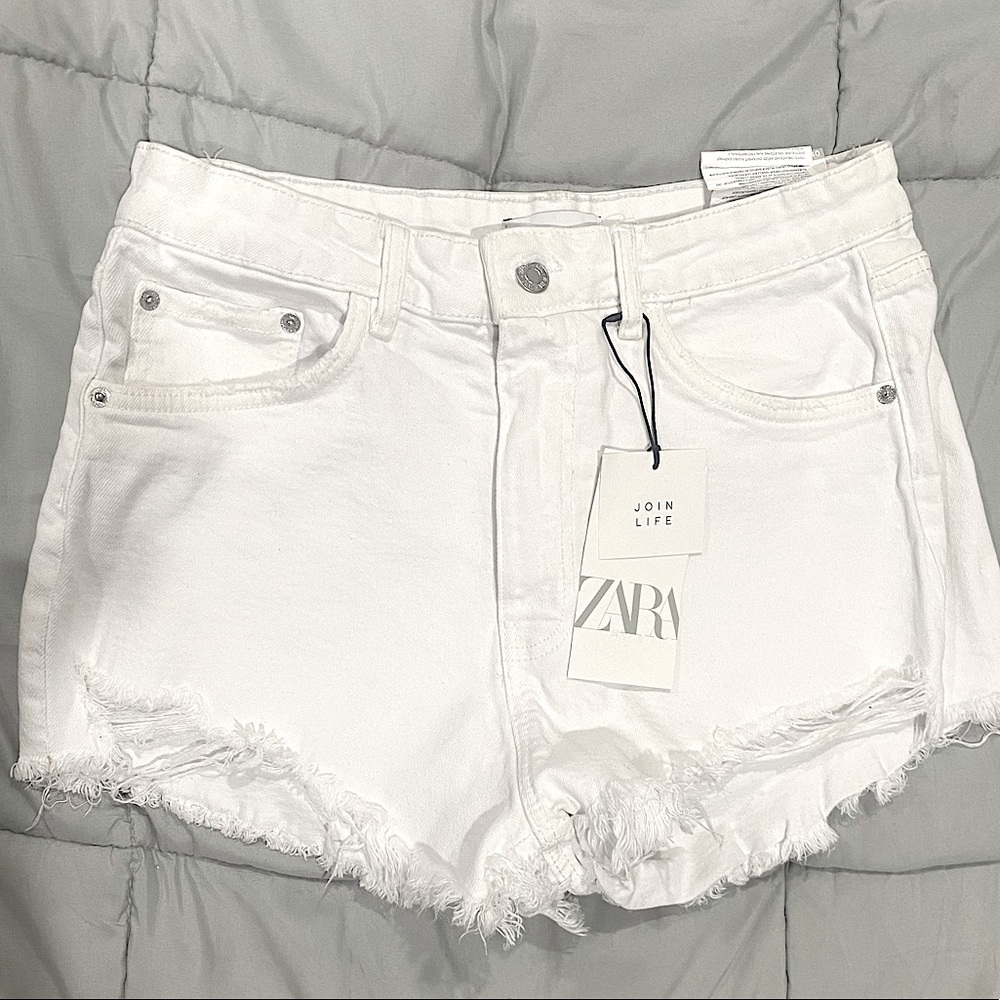 Zara high waisted white denim shorts NWT🦋
